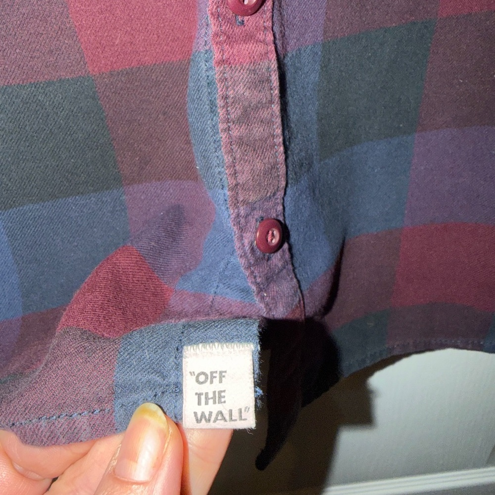 2 Vans Flannel button downs - Picture 4 of 6